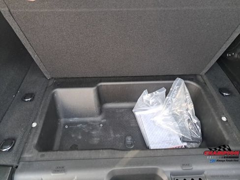 Used 2023 Jeep Wrangler Unlimited Rubicon w/ Cold Weather Group AWD/4WD image 17
