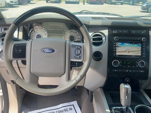 Used 2013 Ford Expedition Limited RWD image 9