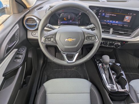 New 2026 Chevrolet Trax LT w/ Driver Confidence Package image 4