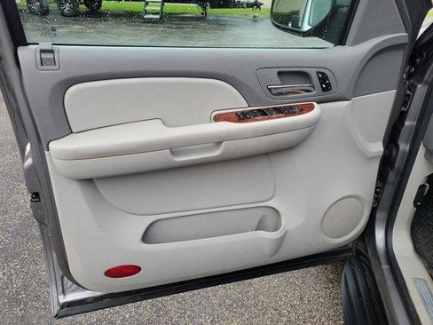 Used 2009 Chevrolet Tahoe LT w/ Luxury Package image 18