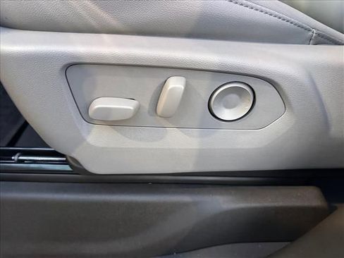 New 2026 GMC Sierra 2500 SLT w/ SLT Premium Package image 25