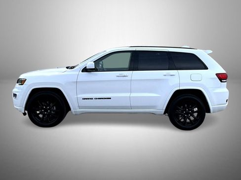 Used 2018 Jeep Grand Cherokee Altitude AWD/4WD image 8