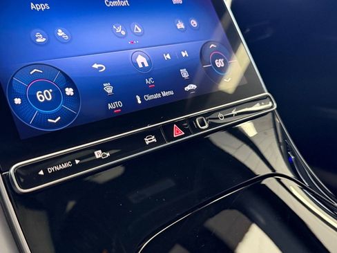 Used 2025 Mercedes-Benz C 300 4MATIC Sedan image 46