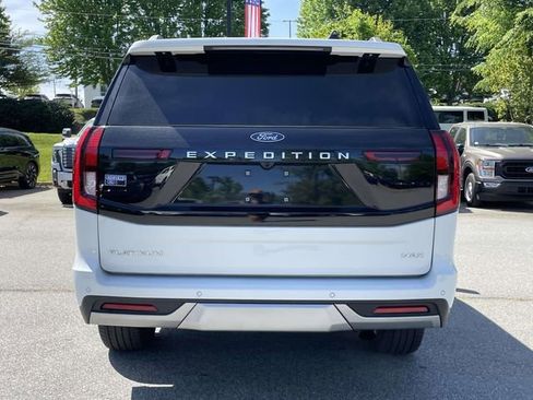 Certified 2025 Ford Expedition Max Platinum w/ Driver's Package AWD/4WD image 4