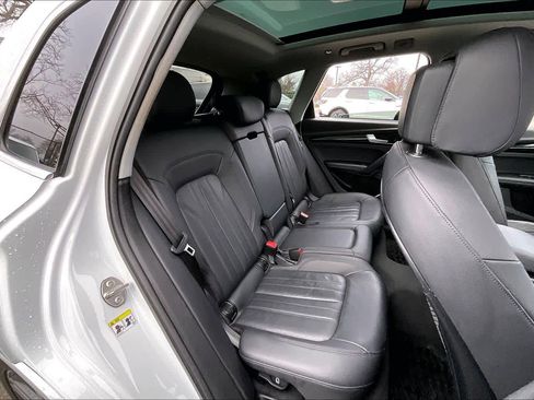 Used 2020 Audi Q5 e Premium Plus w/ Premium Plus Package image 30