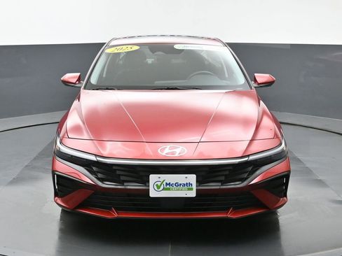 Used 2025 Hyundai Elantra SEL image 4
