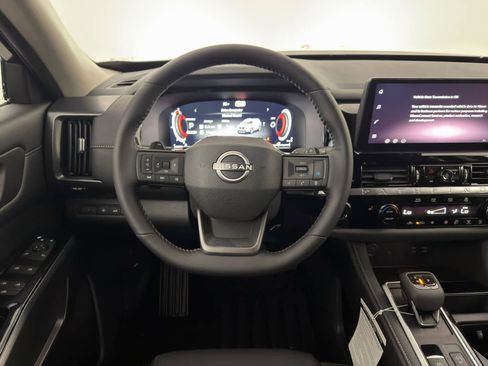 New 2026 Nissan Pathfinder SL image 17