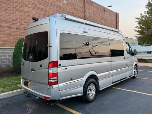 Used 2017 Mercedes-Benz Sprinter 3500 image 41