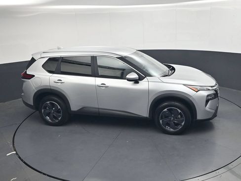 Used 2025 Nissan Rogue SV FWD image 25