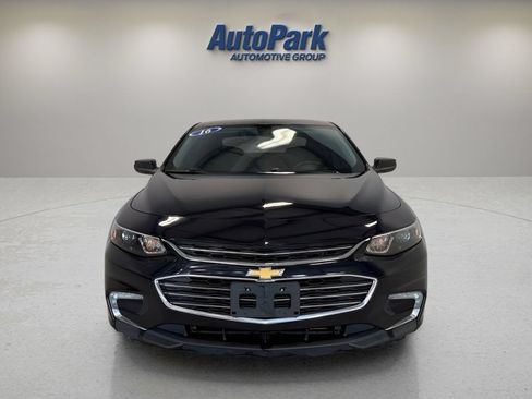 Used 2016 Chevrolet Malibu LT FWD image 2