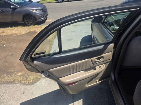 Used 2002 Buick Century Custom w/ Western Region Pkg FWD image 16