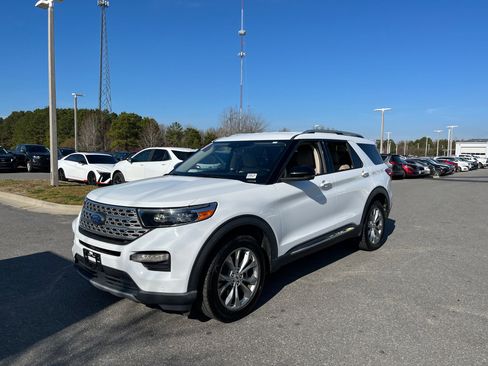 Used 2021 Ford Explorer Limited w/ Equipment Group 301A image 13