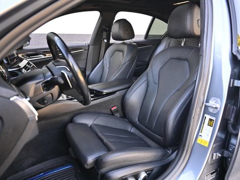 Used 2018 BMW 530i RWD image 12