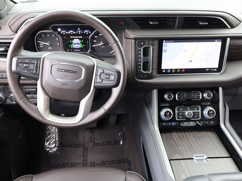 Used 2021 GMC Yukon Denali w/ Denali Premium Package RWD image 22