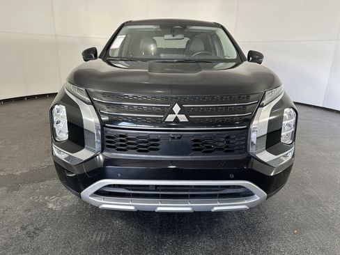 Used 2022 Mitsubishi Outlander SE FWD image 3