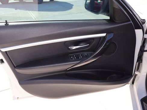 Used 2018 BMW 330i Sedan RWD image 25