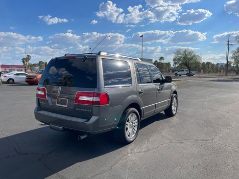 Used 2014 Lincoln Navigator 2WD image 5