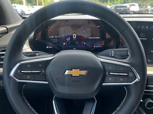 New 2026 Chevrolet Traverse LT w/ Sun and Wheel Package FWD image 6