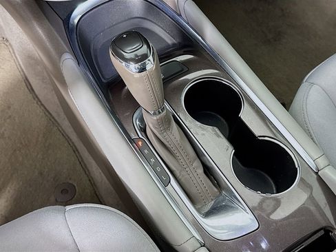 Used 2018 Chevrolet Malibu LT image 17