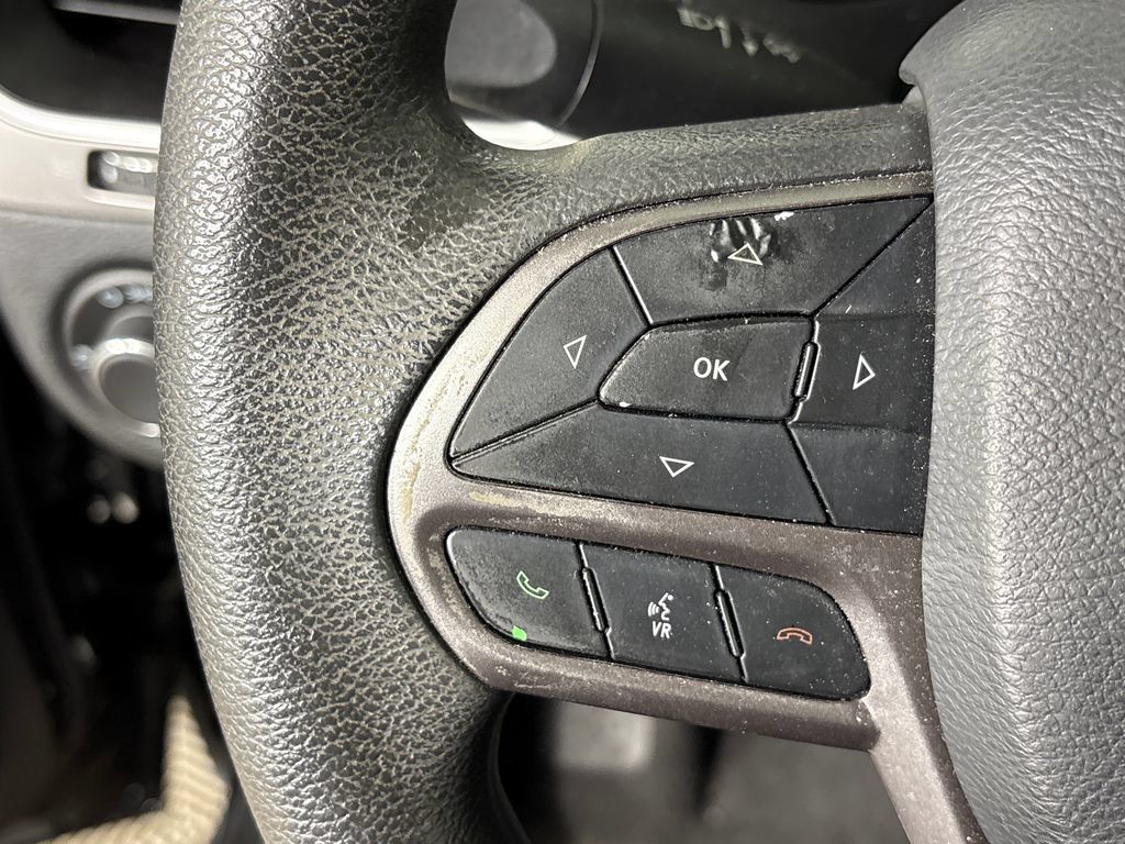 Used 2021 Jeep Cherokee Latitude FWD image 17