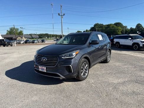 Used 2017 Hyundai Santa Fe SE FWD image 5