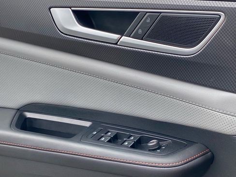 Certified 2025 Volkswagen Atlas Peak Edition SE image 15