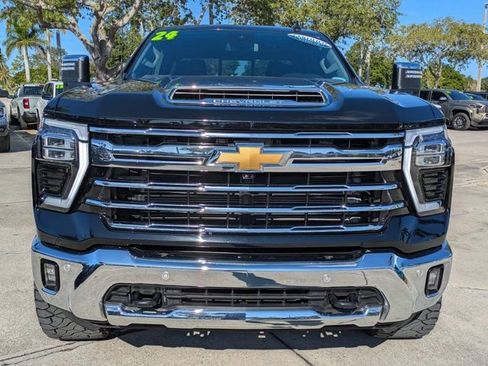 Used 2024 Chevrolet Silverado 2500 LTZ w/ LTZ Convenience Package image 8