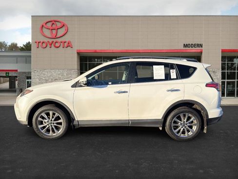 Used 2018 Toyota RAV4 Limited image 7