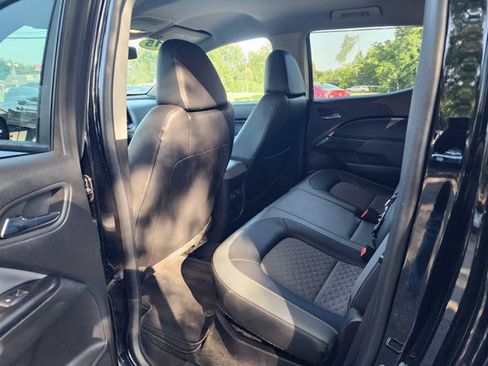 Used 2015 Chevrolet Colorado Z71 AWD/4WD image 14