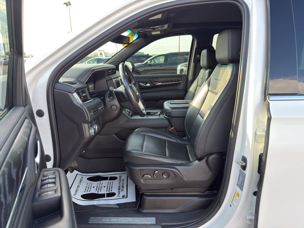 Used 2023 GMC Yukon Denali AWD/4WD image 18