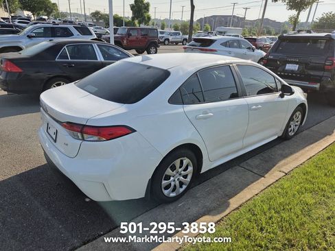 Used 2025 Toyota Corolla LE FWD image 10