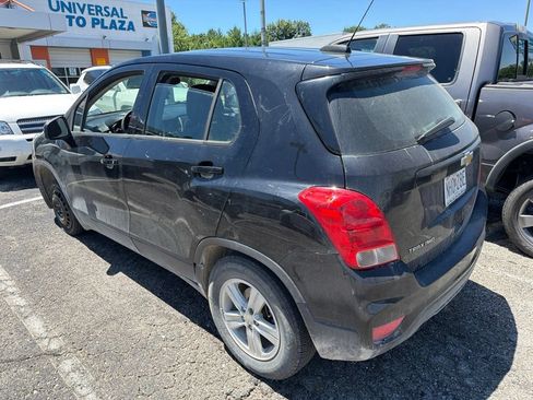 Used 2017 Chevrolet Trax LS AWD/4WD image 2