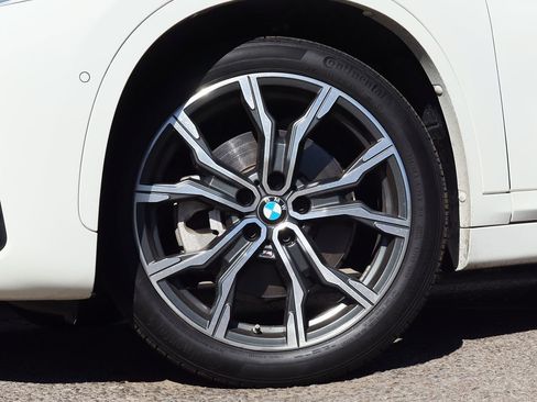 Used 2022 BMW X1 sDrive28i w/ M Sport Package image 5