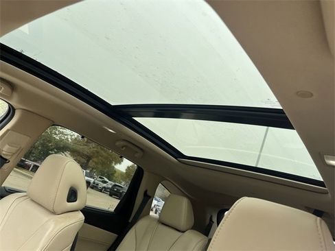 Certified 2023 Acura MDX FWD w/ Technology Package image 27