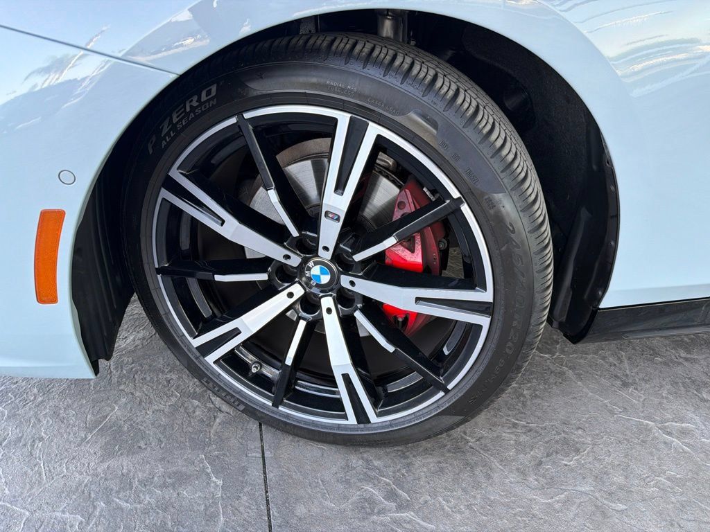 Used 2026 BMW 530i w/ M Sport Package RWD image 5