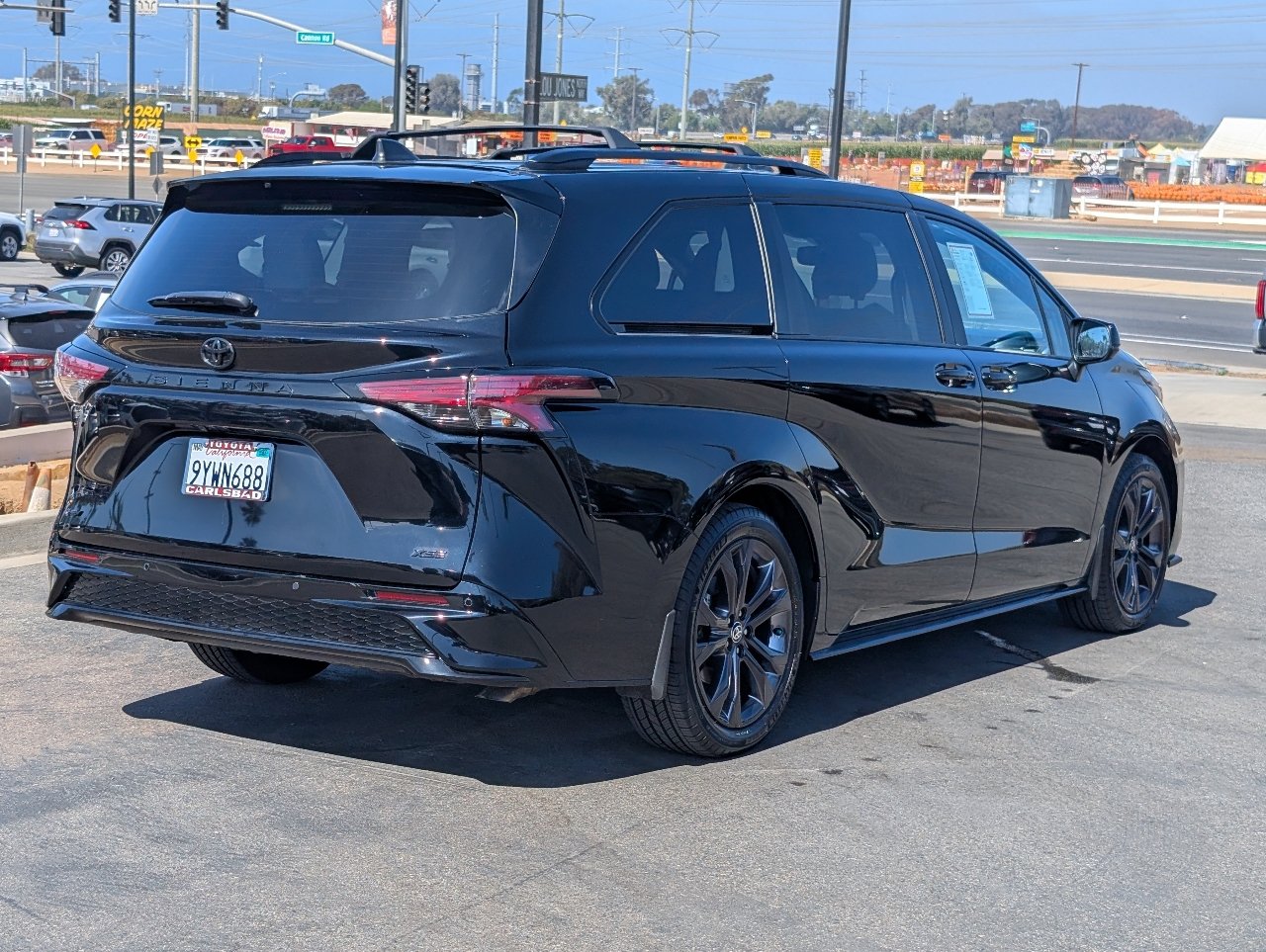 Used 2026 Toyota Sienna XSE FWD image 14