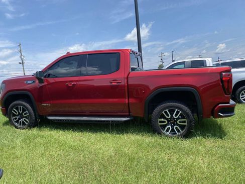 Used 2023 GMC Sierra 1500 AT4 w/ Technology Package AWD/4WD image 4