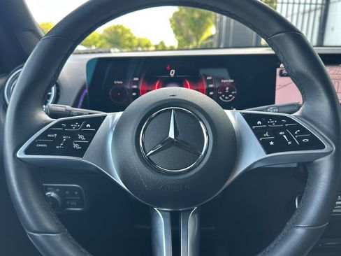 Certified 2025 Mercedes-Benz GLB 250 4MATIC image 24