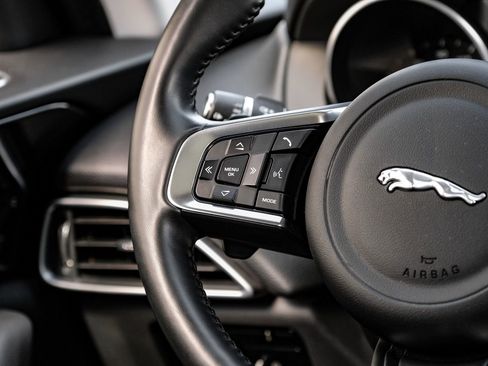 Used 2018 Jaguar F-PACE Prestige AWD/4WD image 17