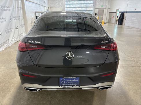 Used 2025 Mercedes-Benz GLC 300 4MATIC image 4