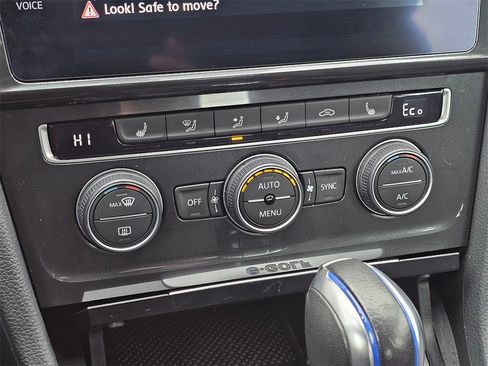 Used 2019 Volkswagen e-Golf SE w/ Driver Assistance Package image 25