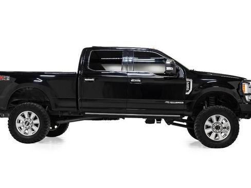 Used 2018 Ford F250 Platinum w/ Platinum Ultimate Package AWD/4WD image 3