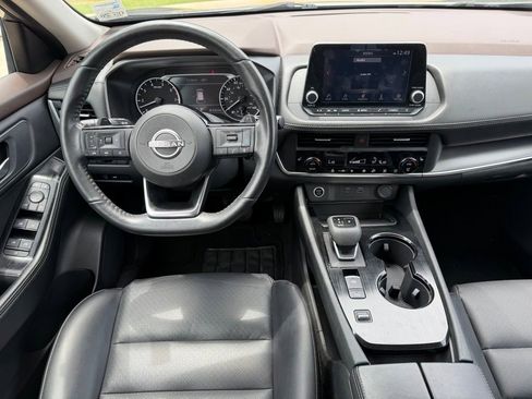 Used 2023 Nissan Rogue SV w/ SV Premium B Package FWD image 13