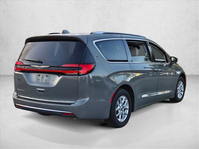 Used 2021 Chrysler Pacifica Touring-L FWD image 5