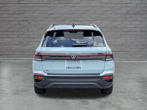 New 2026 Volkswagen Taos SE FWD image 4
