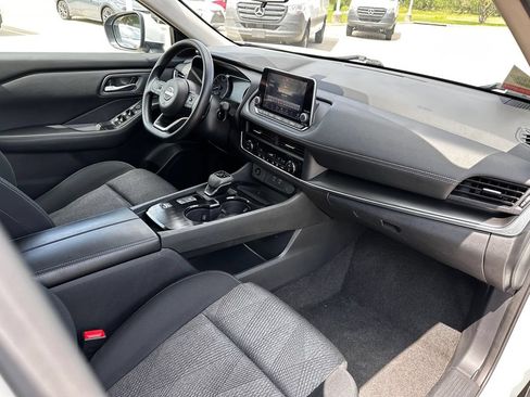 Used 2024 Nissan Rogue SV FWD image 33
