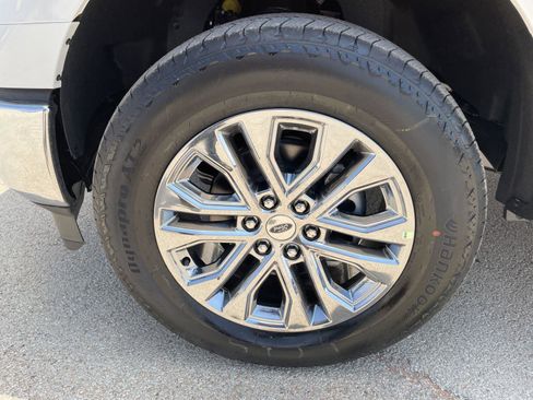 New 2025 Ford F150 Lariat w/ Equipment Group 502A High image 39