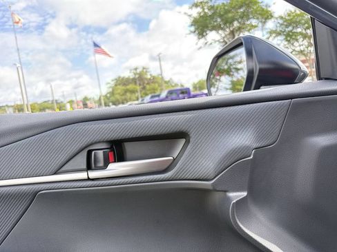 Used 2025 Toyota Camry SE FWD image 15