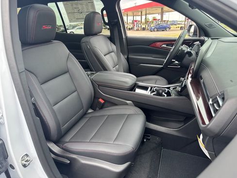 New 2026 Chevrolet Traverse Z71 w/ Enhanced Driving Package image 11