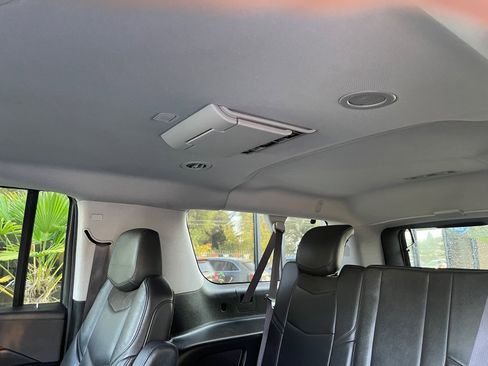 Used 2017 Cadillac Escalade ESV Premium Luxury image 23